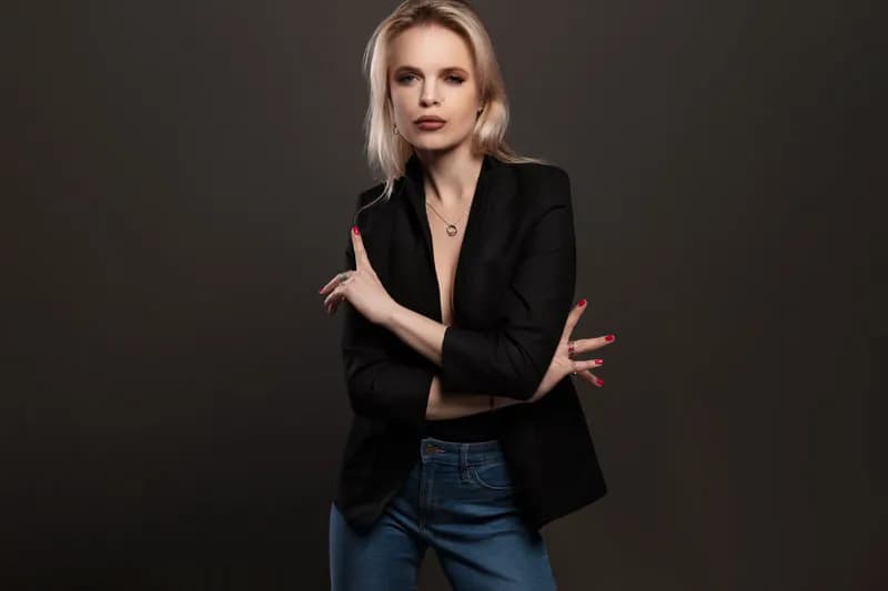 Jak znaleźć modelkę do zdjęć: 7 skutecznych metod dla fotografów