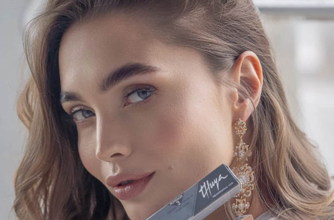 Jak wygląda farbowanie rzęs? Kiedy warto zdecydować się na zabieg?